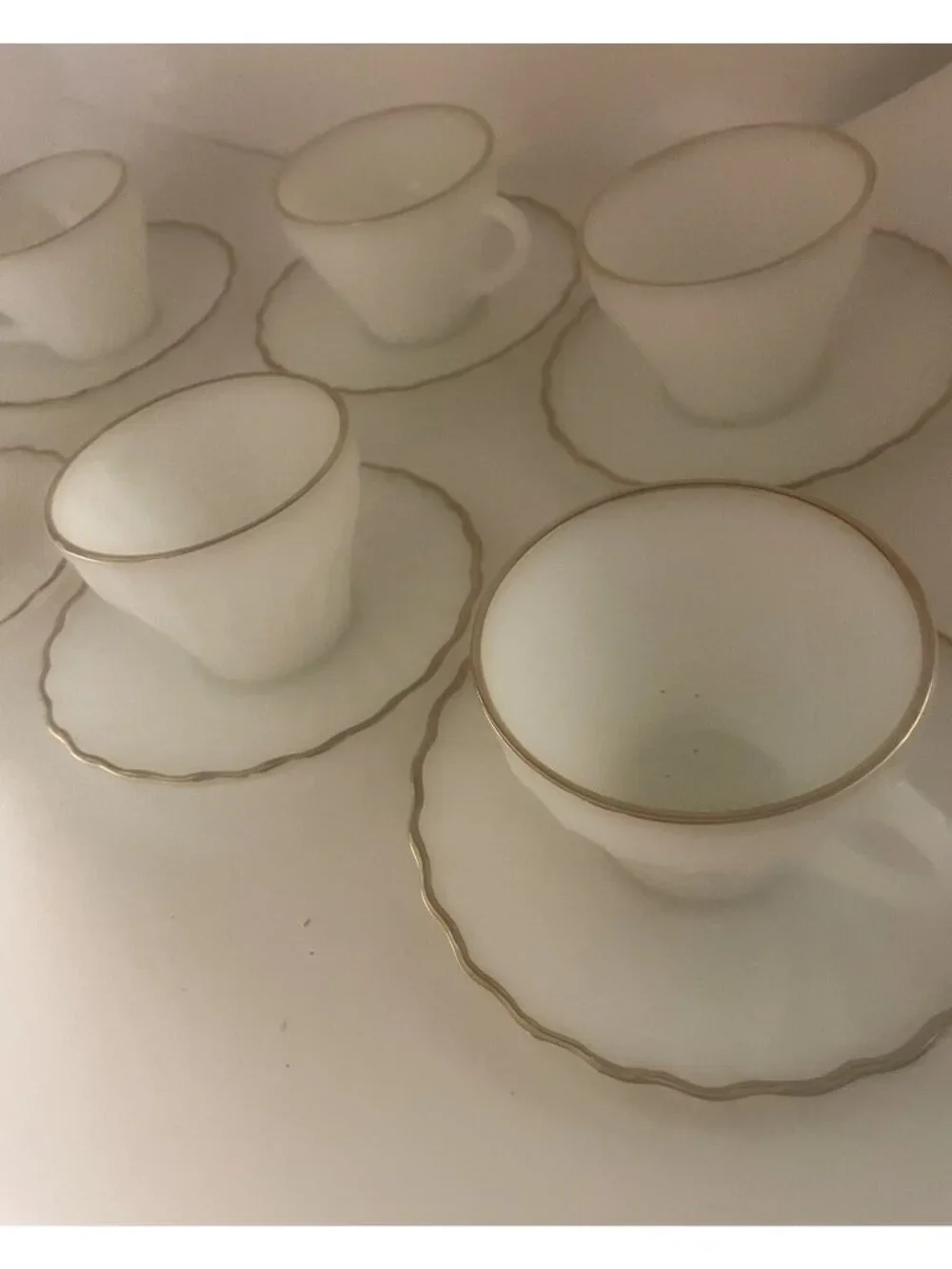 FIRE-KING/Anchor Hocking 1950 White Milk Glass Swirl Vintage Gold anniversary